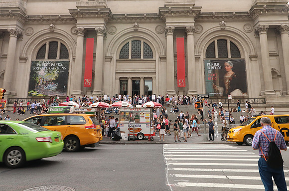 Front Entrance of the Metropolitan Museum of Art