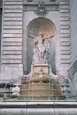 Statue and Fountain at the NYPL