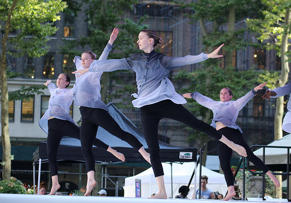 Modern Dance Performers