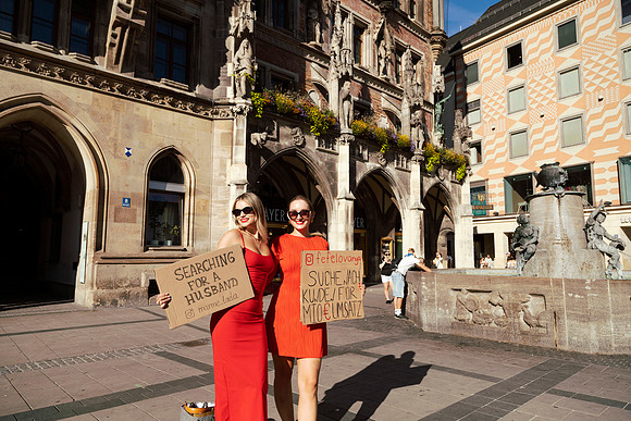 Two women, Munich, Germany