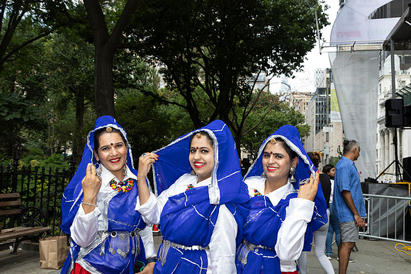 Women in traditional Indian Dress